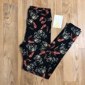 ✨NWT✨ French Fries OS Leggings